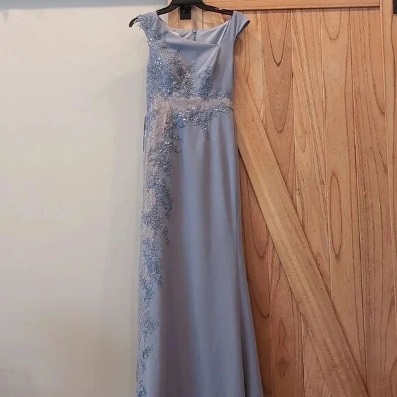 NWT Azazie Juliane Dress / Gown Blue size 2 m114 - Picture 2 of 6